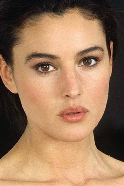 monica bellucci eye shape.